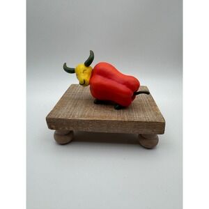 Enesco Home Grown Pepper Bull Figurine Red Yellow Bell Pepper 4008126 2007 Box
